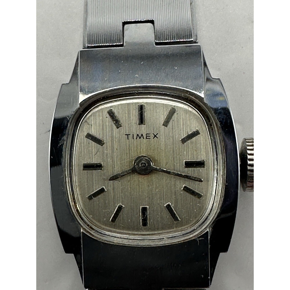 Timex 1981 Ladies Watch 1871002381 Manual Wind Works 18MM 6" Silver Tone Vintage